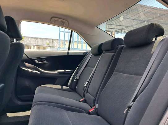 TOYOTA PREMIO 2019 image 4