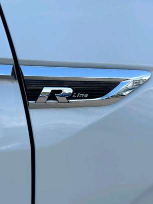 Volkswagen Tiguan R-line 2000cc 2018 image 4
