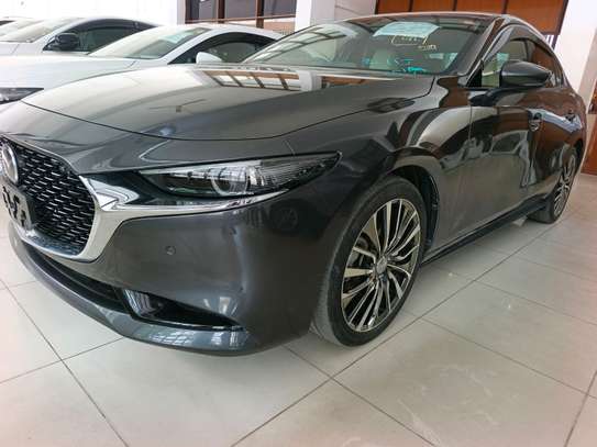 Mazda 3 sedan image 3
