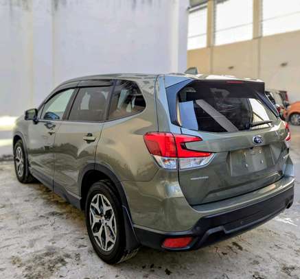 Subaru Forester jungle green image 9