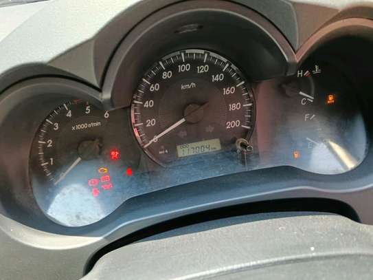 TOYOTA HILUX DOUBLE CAB MANUAL LOCALLY ASSEMBLED 2014 MODEL. image 8