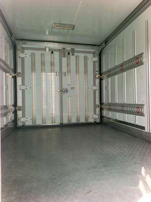Hino Dutro freezer image 13