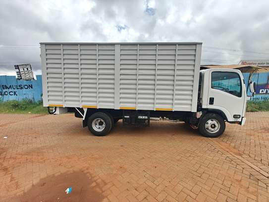 ISUZU NQR image 8