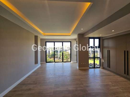 4 Bed Townhouse with En Suite in Runda image 3