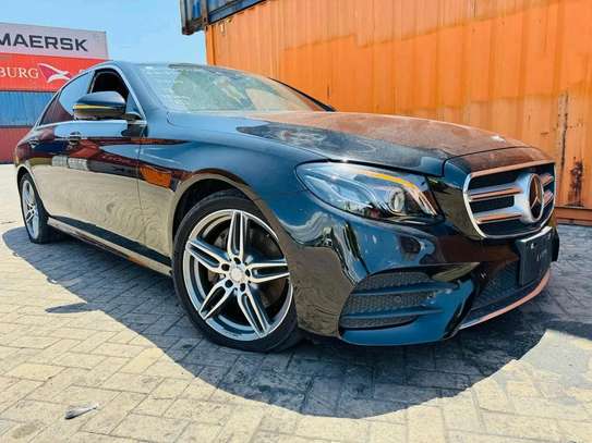 Mercedes Benz E200 black 2018 image 3