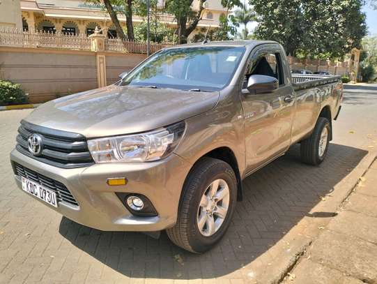 TOYOTA HILUX SINGLE CAB MANUAL LOCALLY ASSEMBLED image 3