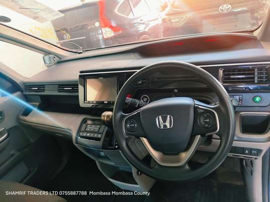 Honda Stepwagon 2018 silver image 8