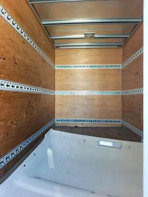 Hino Dutro boxbody image 9