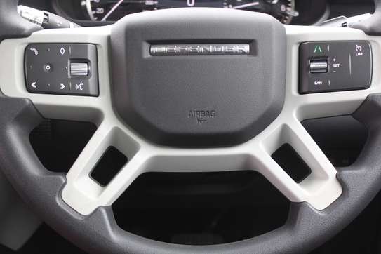 Landrover Defender 110 4WD Sunroof 2020 45,000 Kms image 10