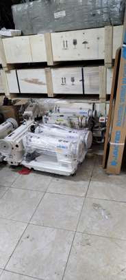 INDUSTRIAL SEWING MACHINE image 2