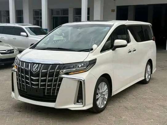 Toyota Alphard image 5