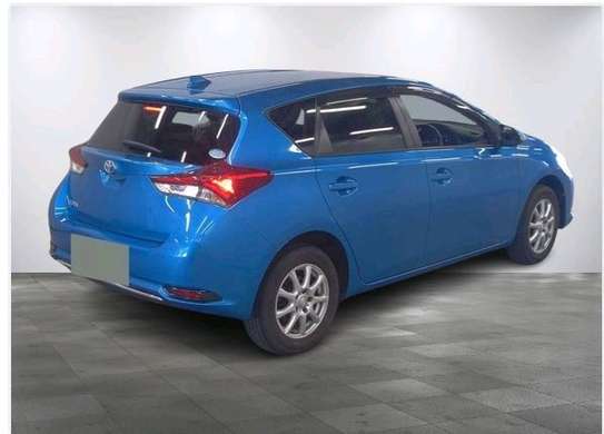 Toyota Auris. image 2