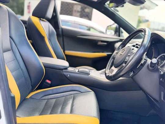 2019 LEXUS NX300 image 8