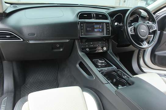 Jaguar F Pace R Sport 20d AWD Model 2017 80,000 Kms image 5