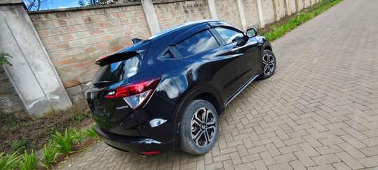 Honda vazel hybrid 1500cc fully loaded black color 2018. image 3