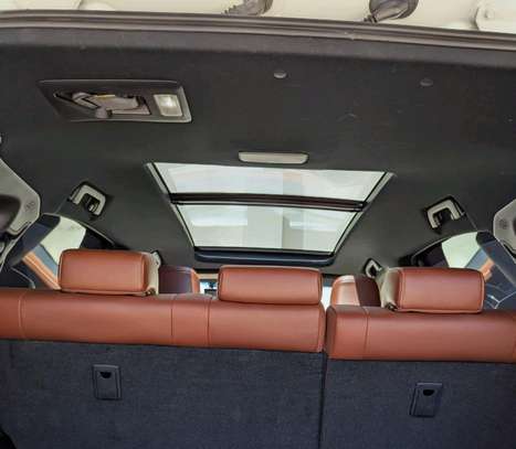 Toyota harrier Sunroof 2018 AWD image 7