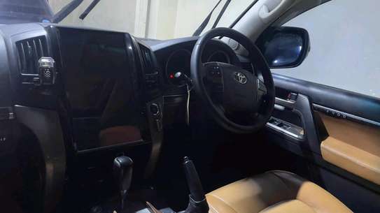 LANDCRUISER ZX V8 DIESEL 2010 FACE LIFT 2018MODEL image 11