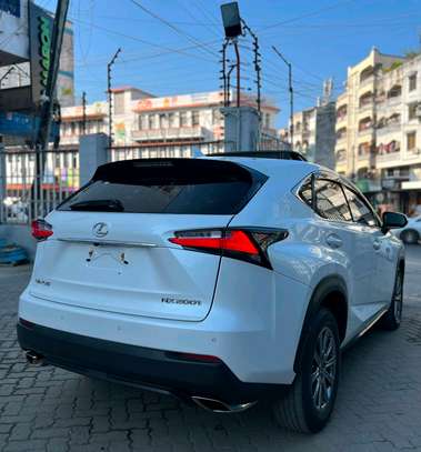 lexus nx200t slightly used image 5