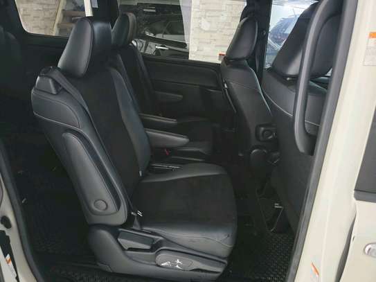 Toyota Noah,2020 model,white colour image 9