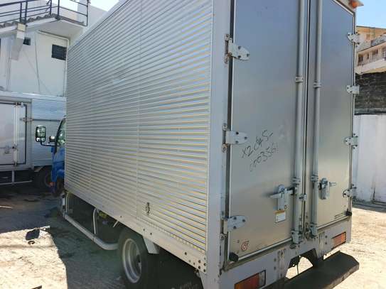 Hino Dutro boxbody image 7