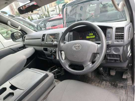 Toyota Hiace 7l Auto Diesel 2019 image 4
