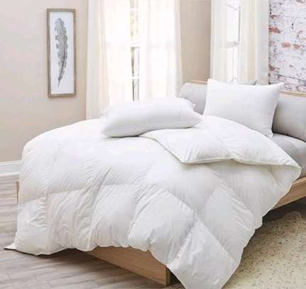 King-size white striped duvet image 4