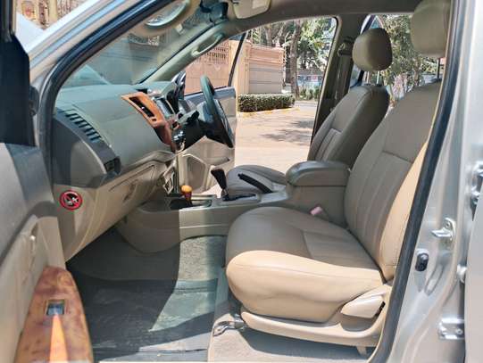 TOYOTA HILUX DOUBLE CAB AUTOMATIC 2013 MODEL image 12