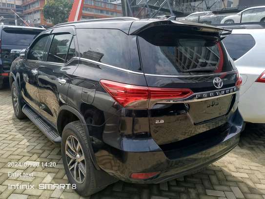 Make Toyota Fortuner black color 2017 image 6