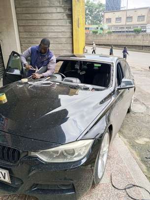 Bmw windscreen image 4
