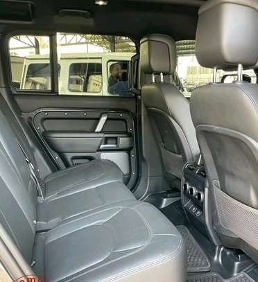 Land Rover Defender 110 D300 2024model image 4