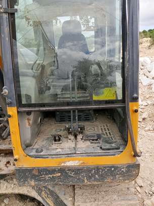 Tinga windscreen image 2