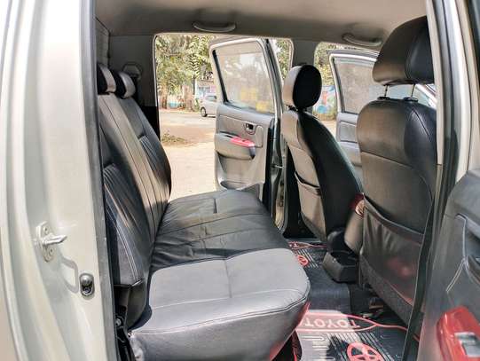 TOYOTA HILUX DOUBLE CAB AUTOMATIC 2013 MODEL image 8