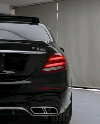 Mercedes E63s-Class  2019 Black image 3