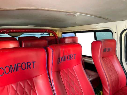 TOYOTA HIACE 7L 2015MODEL AUTO DIESEL image 9