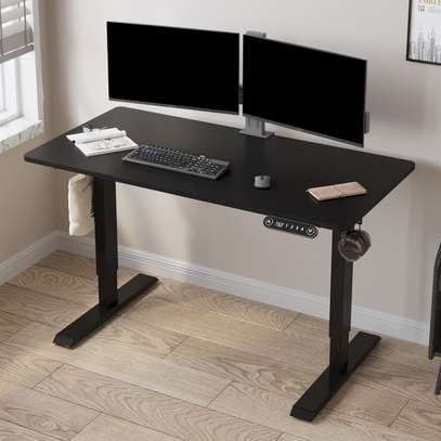 Electric Adjustable Height Desk image 5