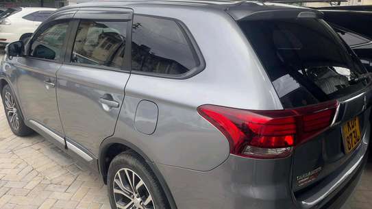 MITSUBISH OUTLANDER 2017MODEL image 9