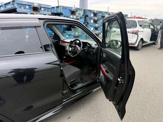 Suzuki Swift RS hybrid 2019 image 9