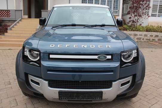 Landrover Defender 110 4WD Sunroof 2020 45,000 Kms image 3