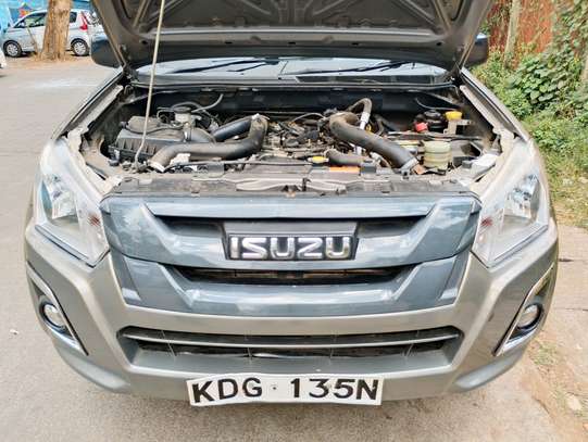 ISUZU D-MAX SINGLE CAB MANUAL LOCALLY ASSEMBLED image 12