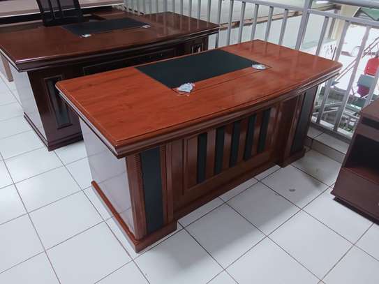 Office Tables; 1600MM executive office L-shaped desk image 2