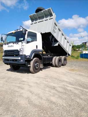 Heavy-Duty 6x4 Dump Truck White Robust Build image 2