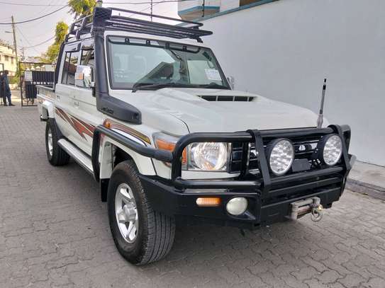 TOYOTA LAND CRUISER,V8, 79 SERIES( WE ACCEPT HIRE PURCHASE) image 3