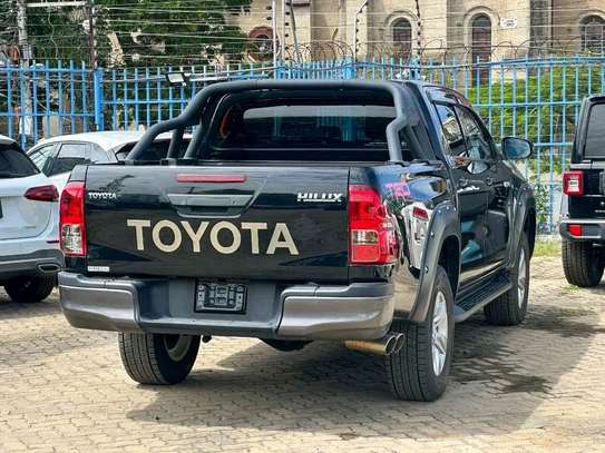 Toyota Hilux Double cabin Revo 2019 image 7