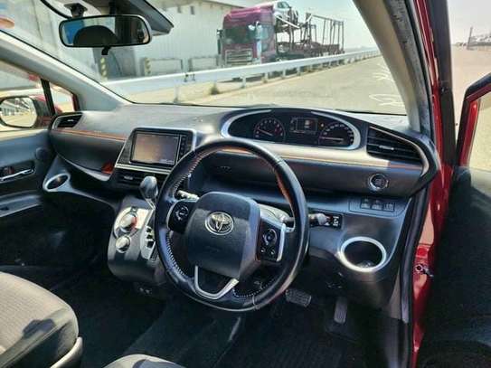 Toyota sienta seven seater on sale in Kenya image 9