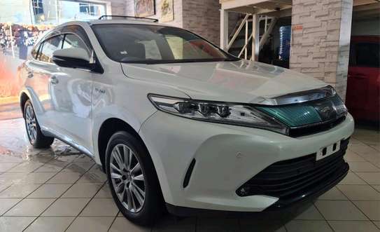 Toyota Harrier hybrid image 6