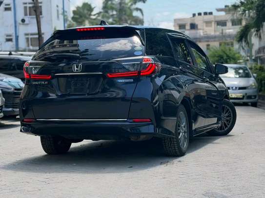 Honda zhuttle hybrid image 4