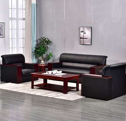 Office Sofas: 5-Seater Office Leather Sofa In Nyamache image 7