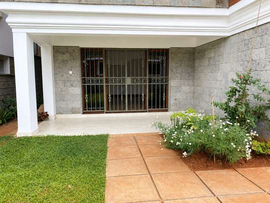 Elegant 5 Bedroom Townhouse for Sale in Kyuna image 9