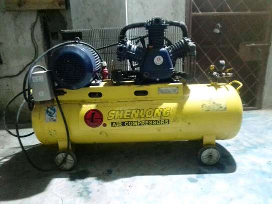 Air compressor image 4
