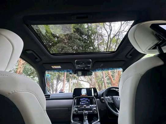 2023 Lexus LX600 image 6